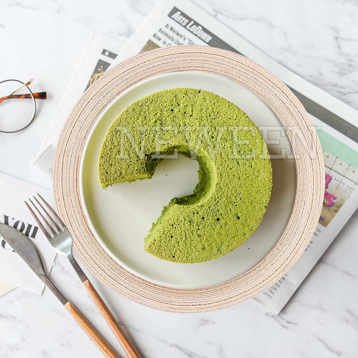 NEWEEN 15" Round Placemats Set of 6 Braided Fabric Heat Resistant Washable Table Mat for Kitchen for Kitchen Party Decor