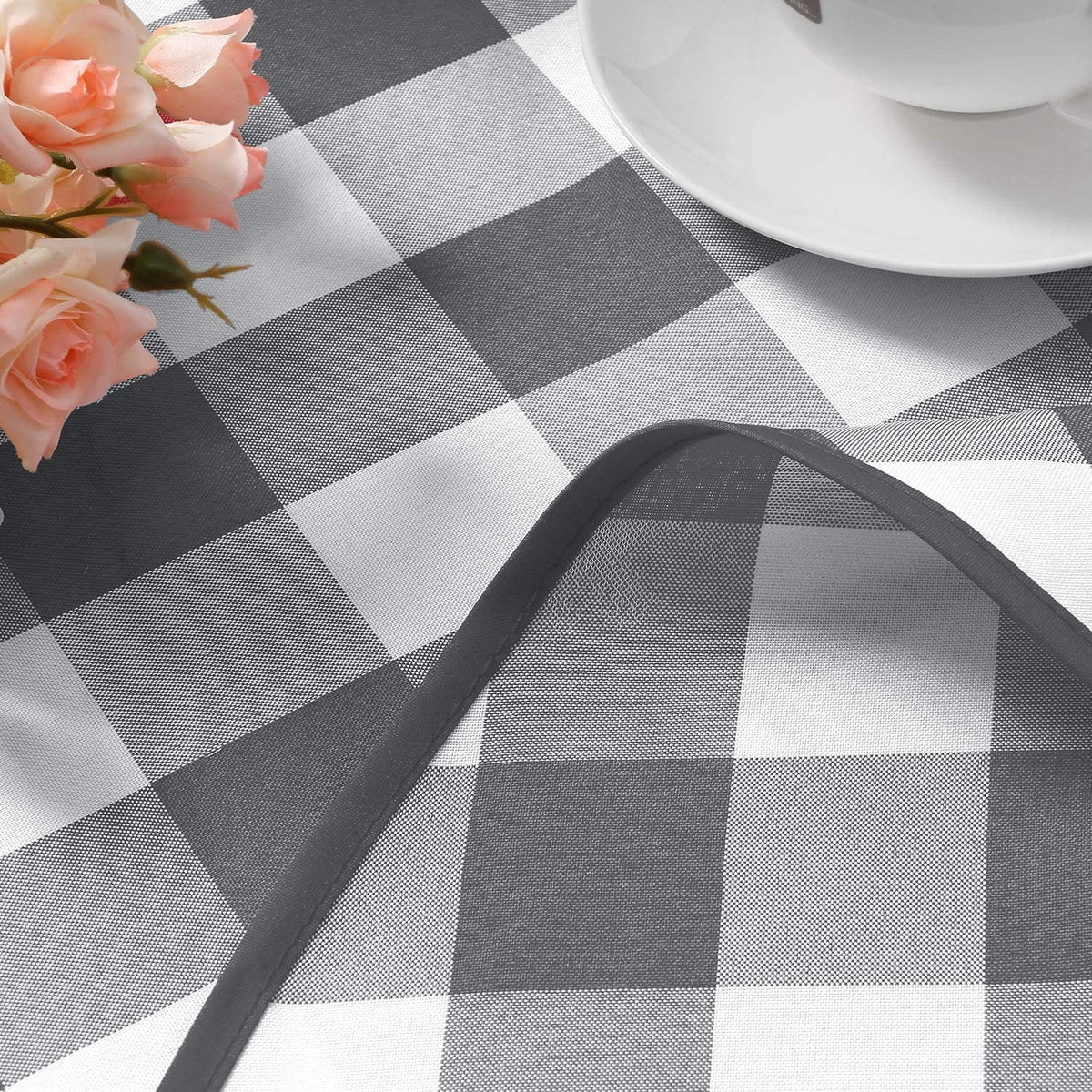 Hiasan Checkered Round Tablecloth 60 Inch - Waterproof Stain and Wrinkle Resistant Washable Fabric Table Cloth for Dining Room Party Outdoor Picnic, Black and White