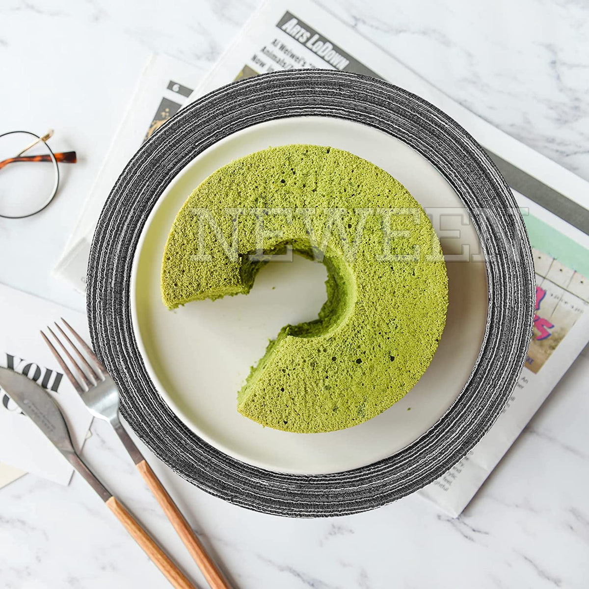 NEWEEN 15" Round Placemats Set of 6 Braided Fabric Heat Resistant Washable Table Mat for Kitchen for Kitchen Party Decor