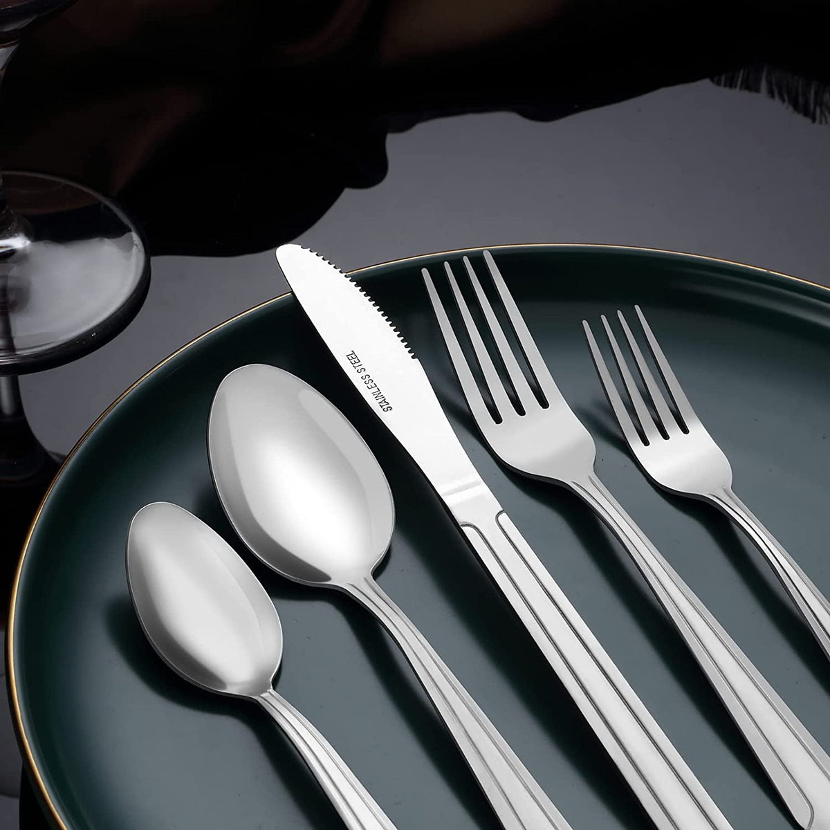 Bestdin 72 Pieces Silverware Set with Steak Knives, Stainless Steel Pattern Design Cutlery Set for 12, Flatware Set Mirror Polished, Tableware Set for Home Kitchen Restaurant Hotel, Dishwasher Safe