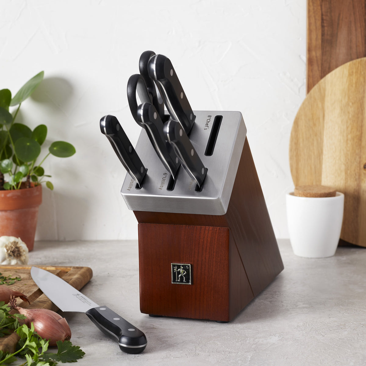 Henckels Solution 14-pc Self-Sharpening Knife Block Set