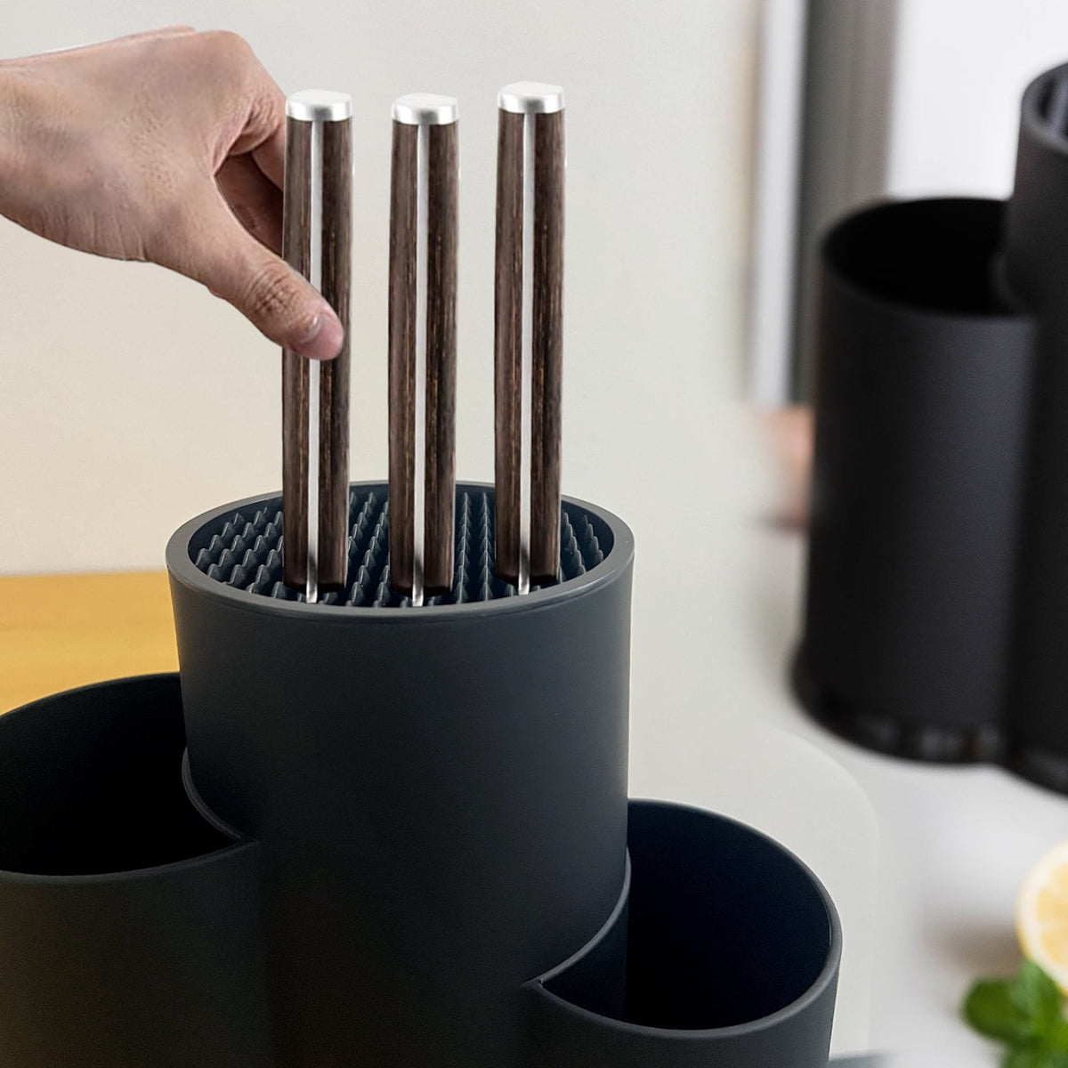 MYVIT Kitchen Knife Holder without Knives Round Empty Knife Block Holder for Countertop Storage Organizer,Black