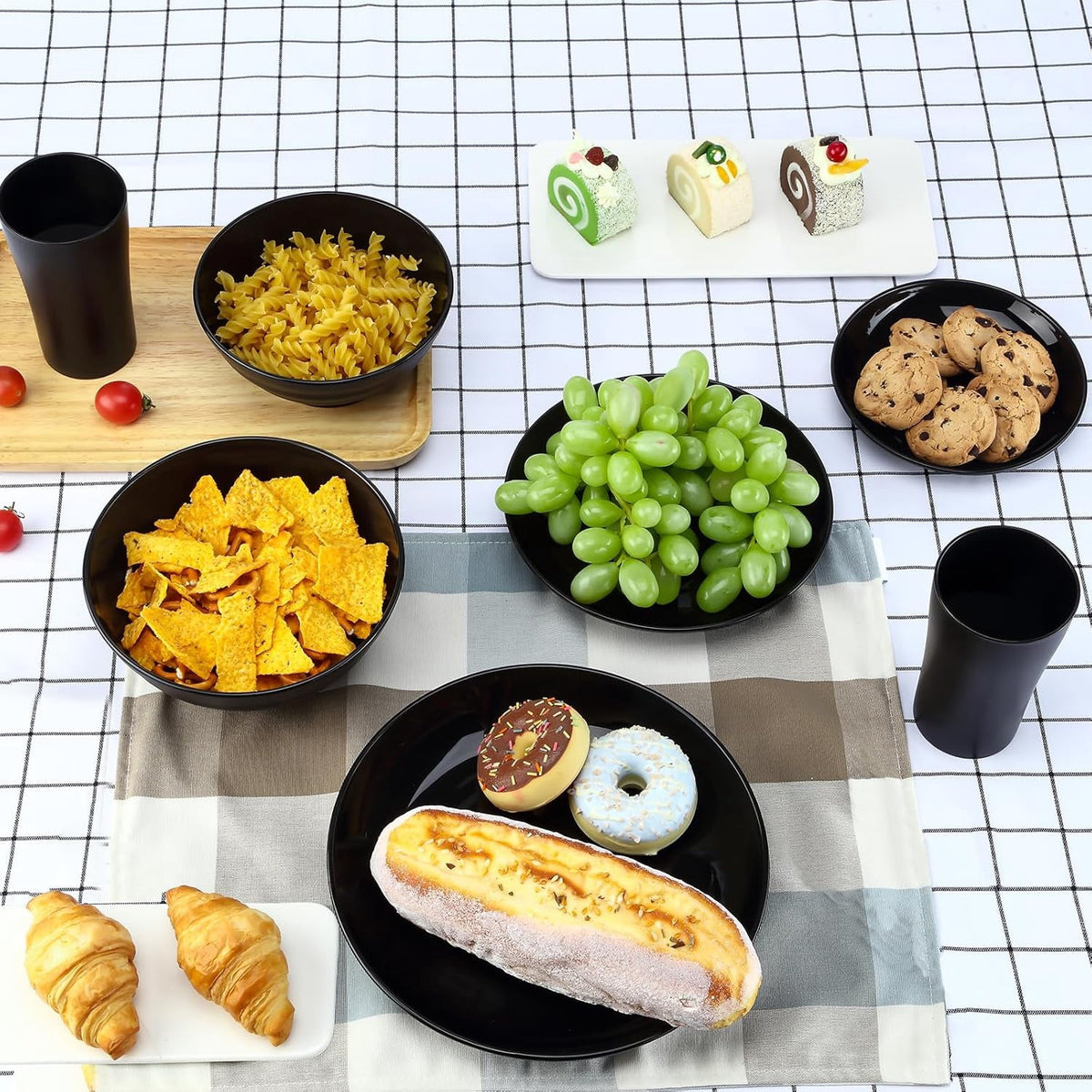 Bestdin Black Dinnerware Set for 4, 16 Pieces Plastic BPA-Free Dinner Plates, Salad Plates, Cereal Bowls, Cups, Unbreakable Plates and Bowls Sets for Kitchen, Microwave and Dishwasher Safe