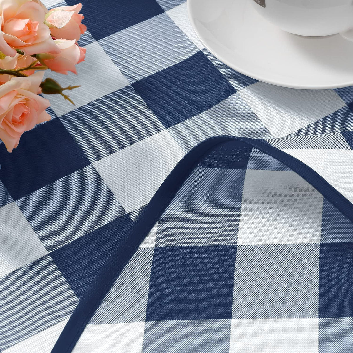 Hiasan Checkered Round Tablecloth 60 Inch - Waterproof Stain and Wrinkle Resistant Washable Fabric Table Cloth for Dining Room Party Outdoor Picnic, Black and White