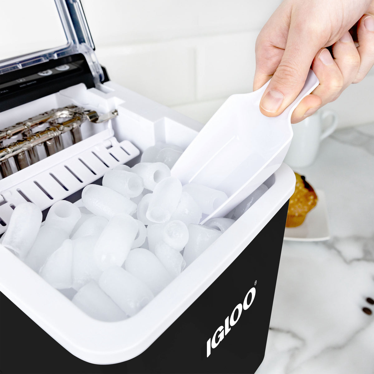 Igloo 26 lb. Automatic Portable Countertop Ice Maker Machine, White