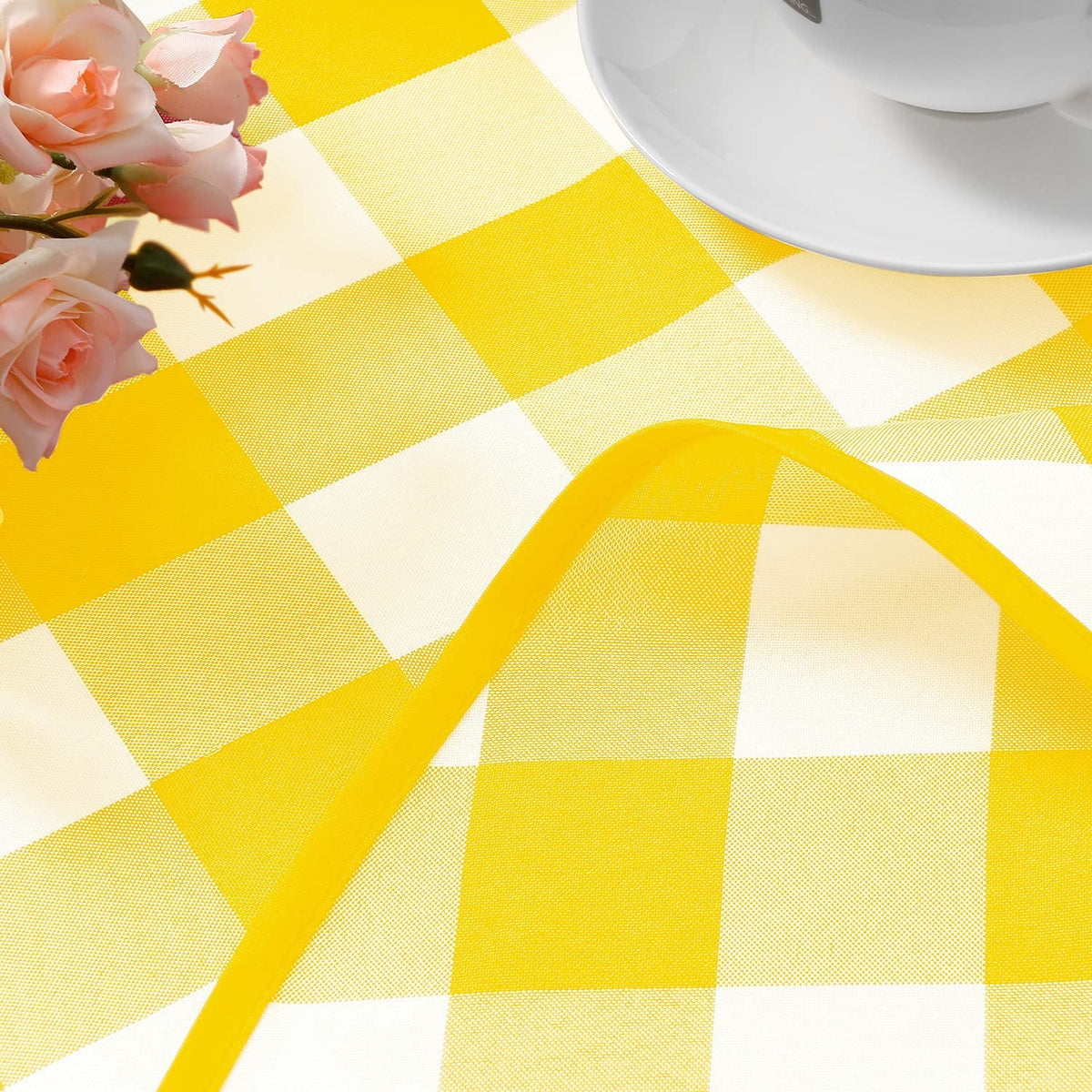 Hiasan Checkered Round Tablecloth 60 Inch - Waterproof Stain and Wrinkle Resistant Washable Fabric Table Cloth for Dining Room Party Outdoor Picnic, Black and White